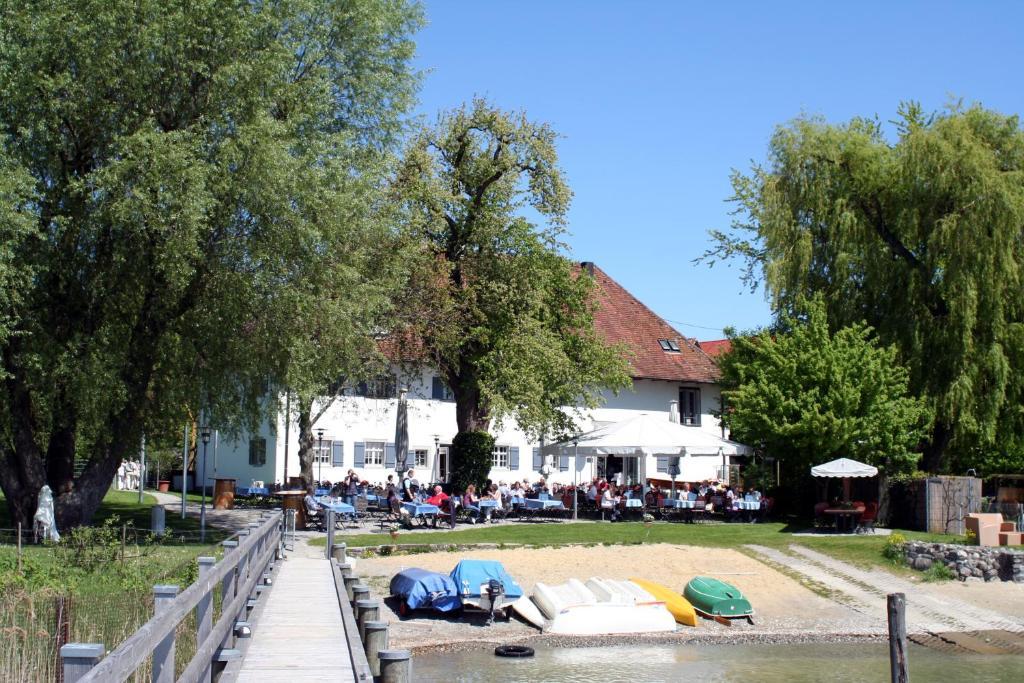 Отель Pilgerhof Und Rebmannshof Ульдинген-Мюльхофен Экстерьер фото